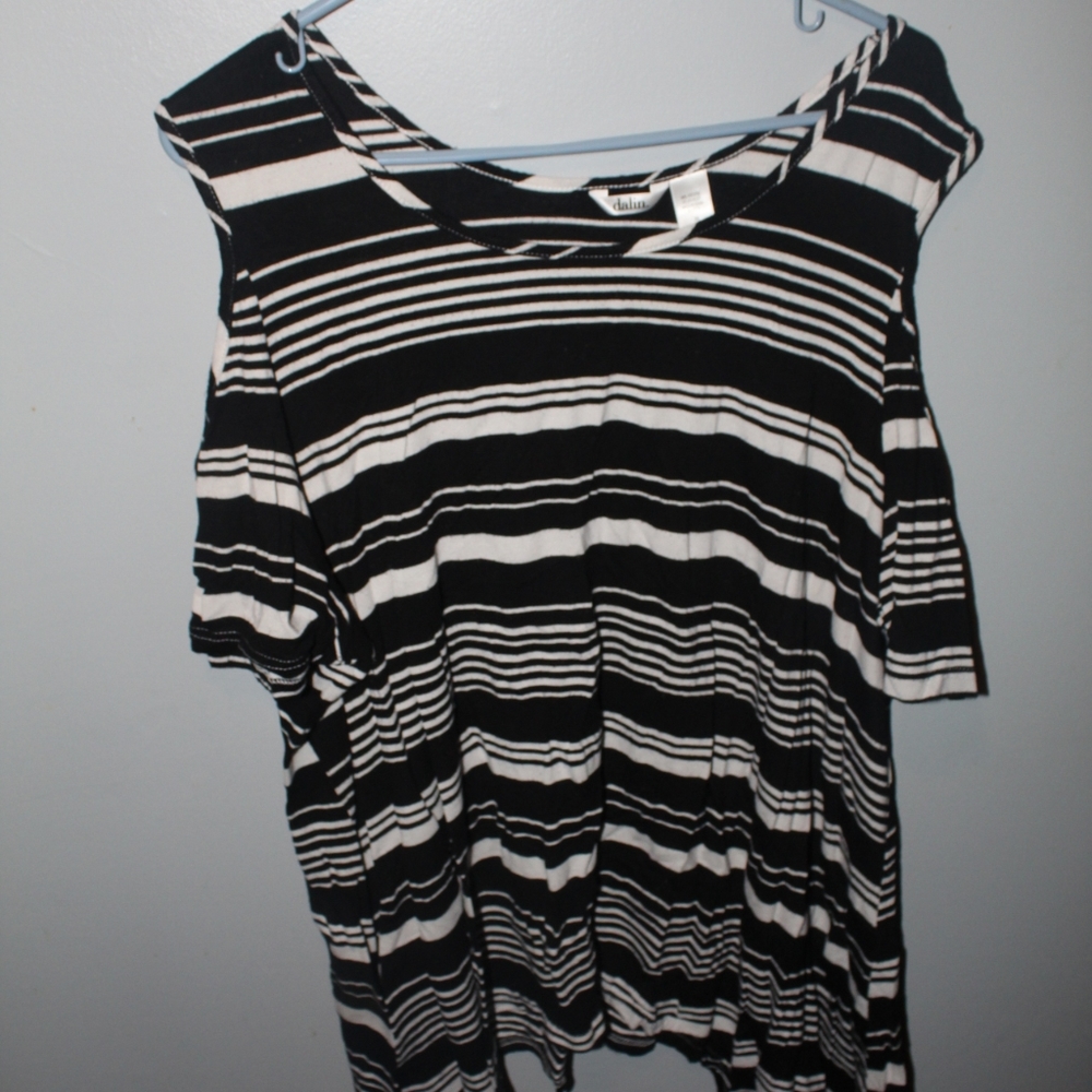 Plus women's top